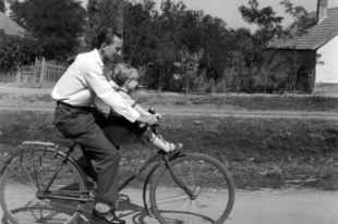 Az elmúlt évszázad 6 legjobb családi bringás képe