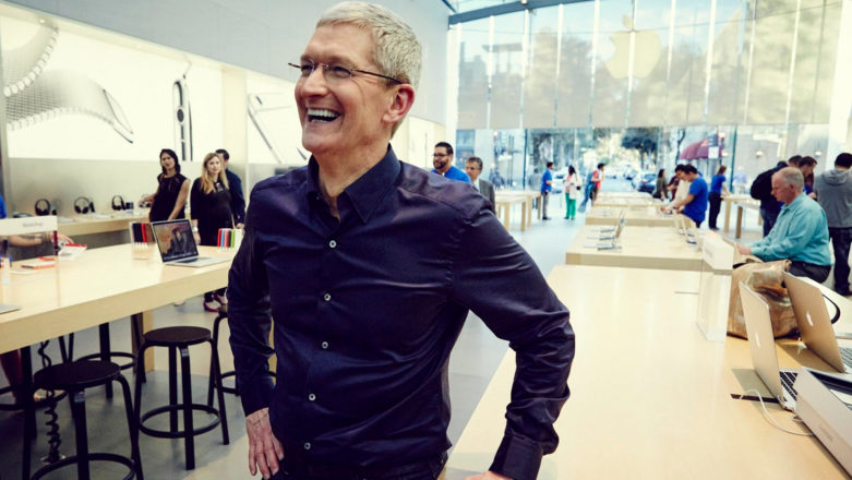 00_tim_cooknak-csak_jo_eve_volt_idaig_az_apple-elen_cover-781x440.jpg