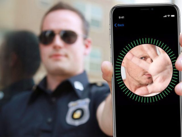 Az amerikai rendőrök a napra nézhetnek, de az iPhone-ra nem