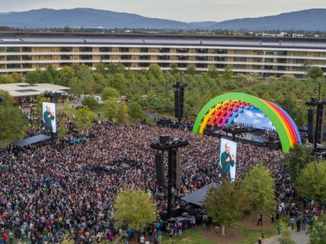 Steve Jobs emlékét ünnepelték az Apple Parkban