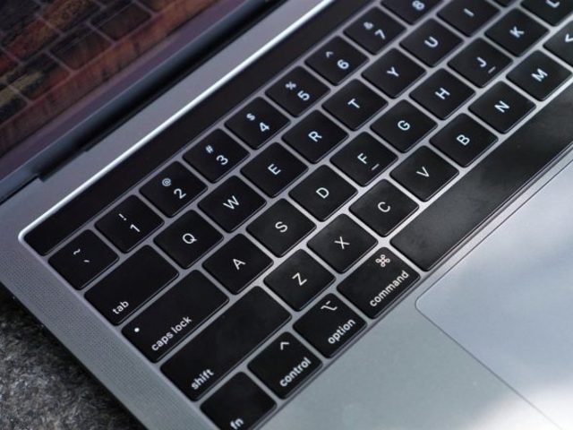 Még idén jöhet az ollós billentyűzettel szerelt MacBook