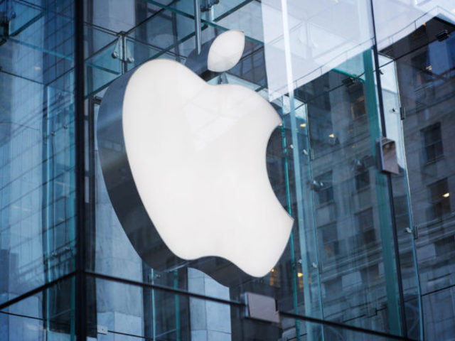 Milyen hírek indították az Apple részvények zuhanását?