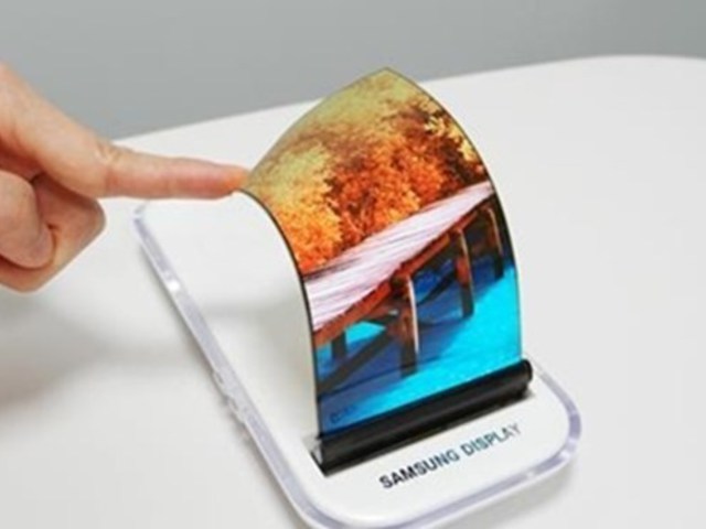 Itt az idő, jön a Samsung összehajtható okostelefonja