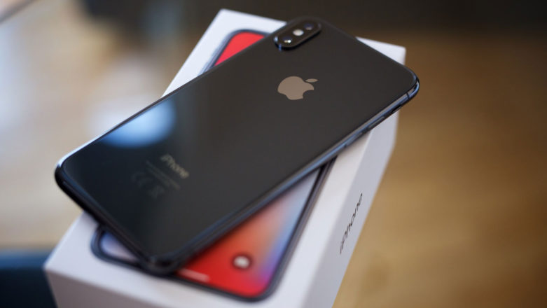 00_a_felhasznalokat_jobban_erdekli_az_uj_iphone_mint_az_uj_samsung_cover-781x440.jpg