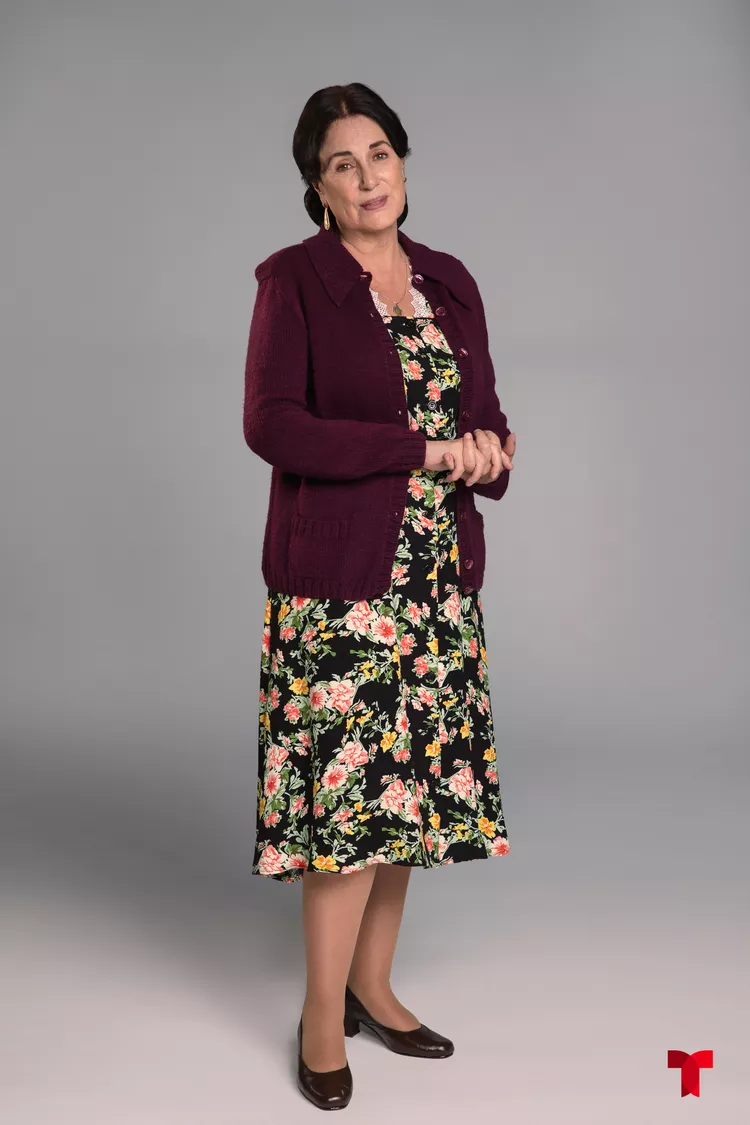 helenarojo-3c731165e23a459fa10a1cef6d66ca75.webp