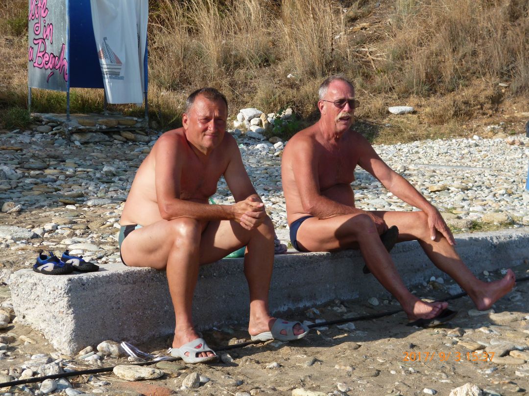 Ákos és Balázs a strandon
