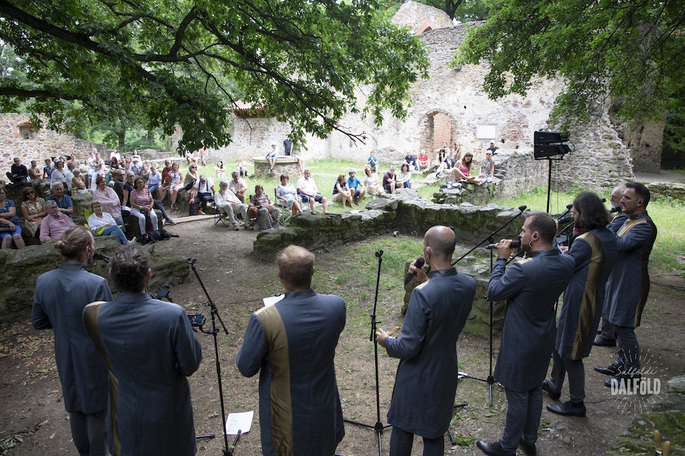 A Szent Efrém Férfikar a Pálos kolostorban 