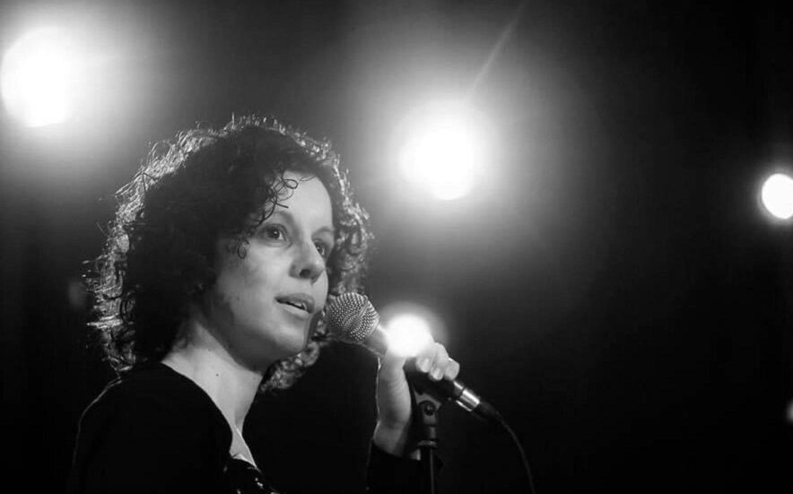 A legendás festőművész villájában randevúzik Eszter és Edith