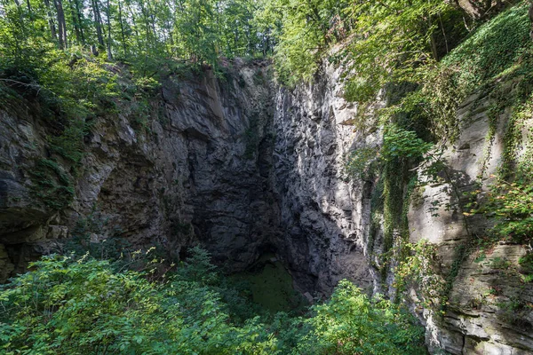 depositphotos_413960092-stock-photo-summer-photo-stone-wall-abyss.jpg