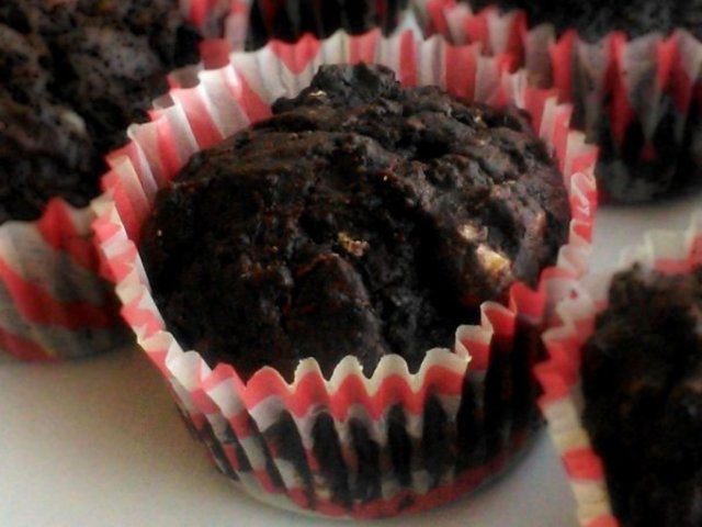 Egyszerű áfonyás brownie - muffinformában