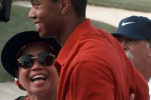 Van-e Tiger Woodsnak thai útlevele?