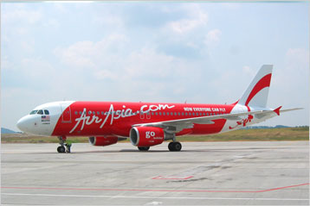 AirAsia: első fecske az új reptéren