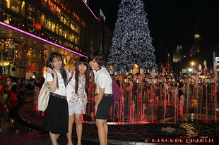 Boldog Új Esztendőt, Bangkok!