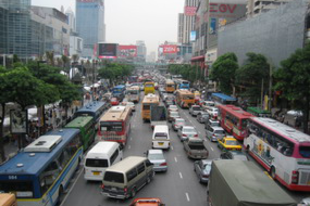 Bangkoki dugó és a skytrain