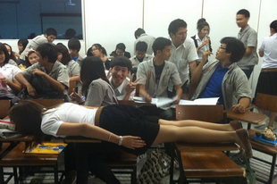 Tombol a planking Thaiföldön is
