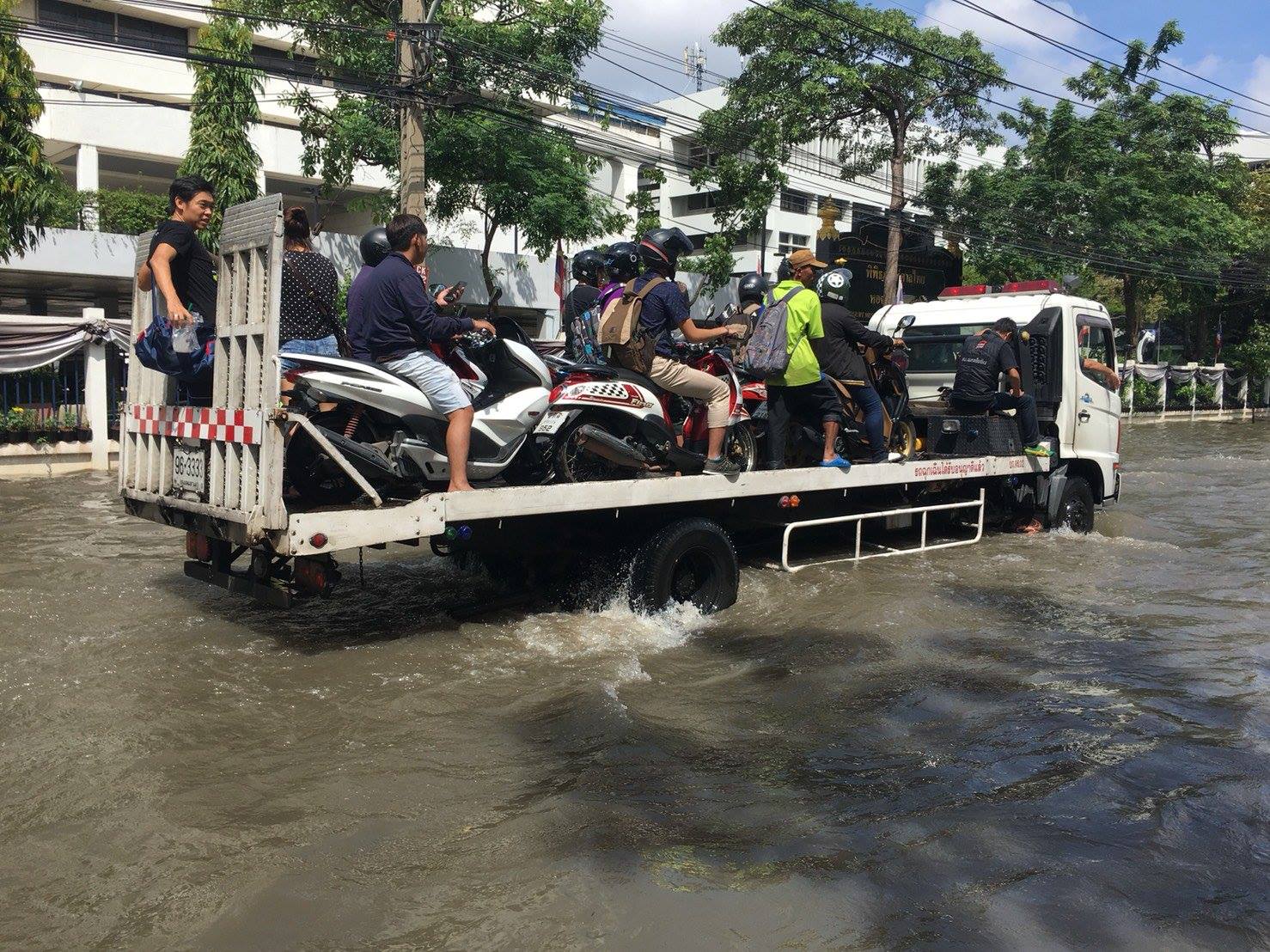 bkk1_rain17_2.jpg