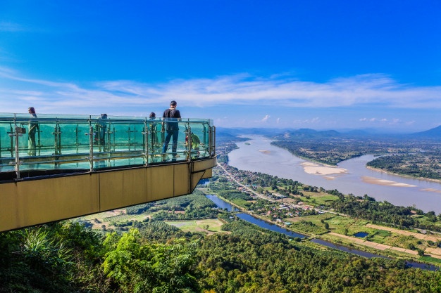 nongkhai_skywalk.jpg