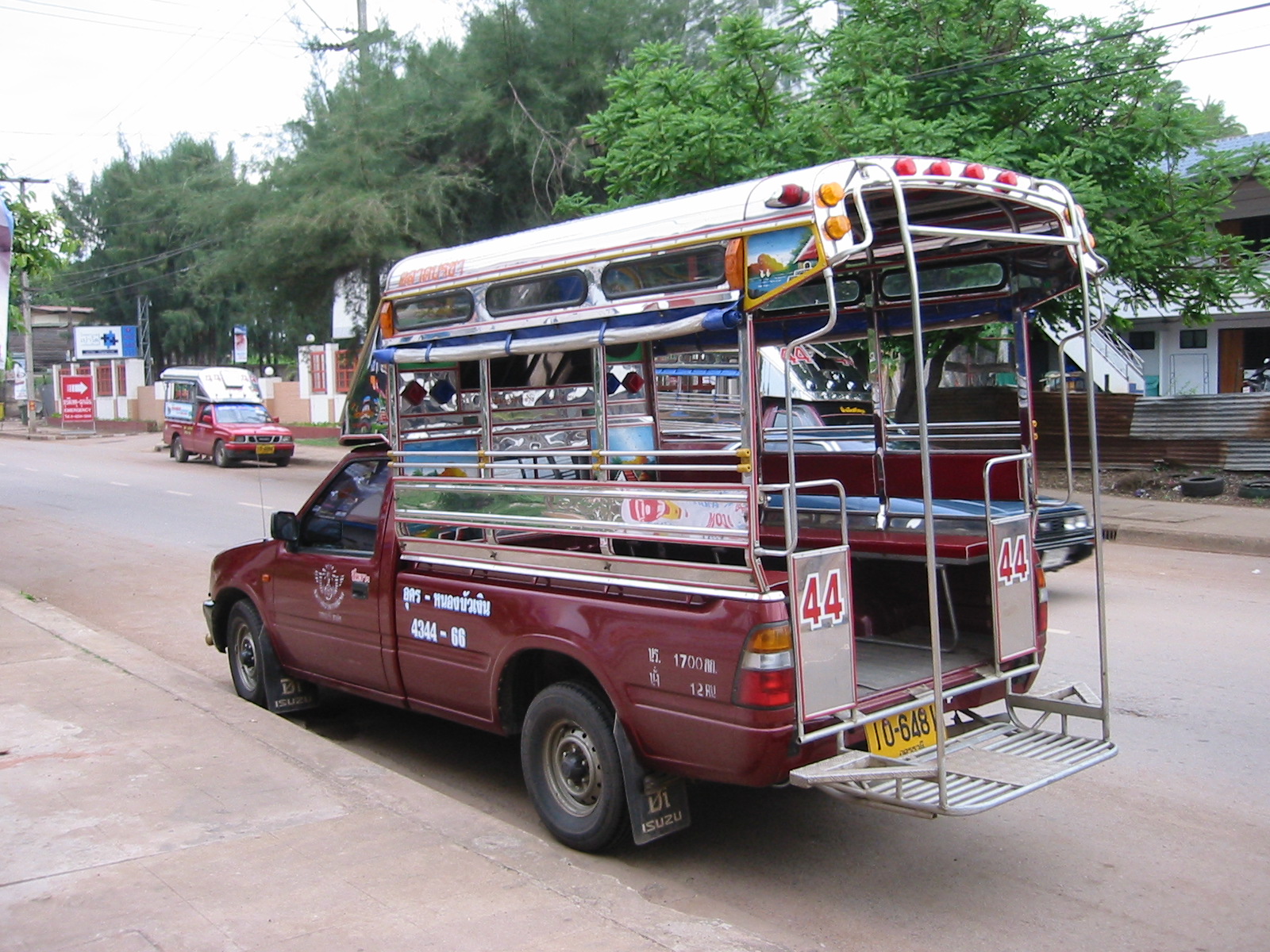 songthaew_3.jpg
