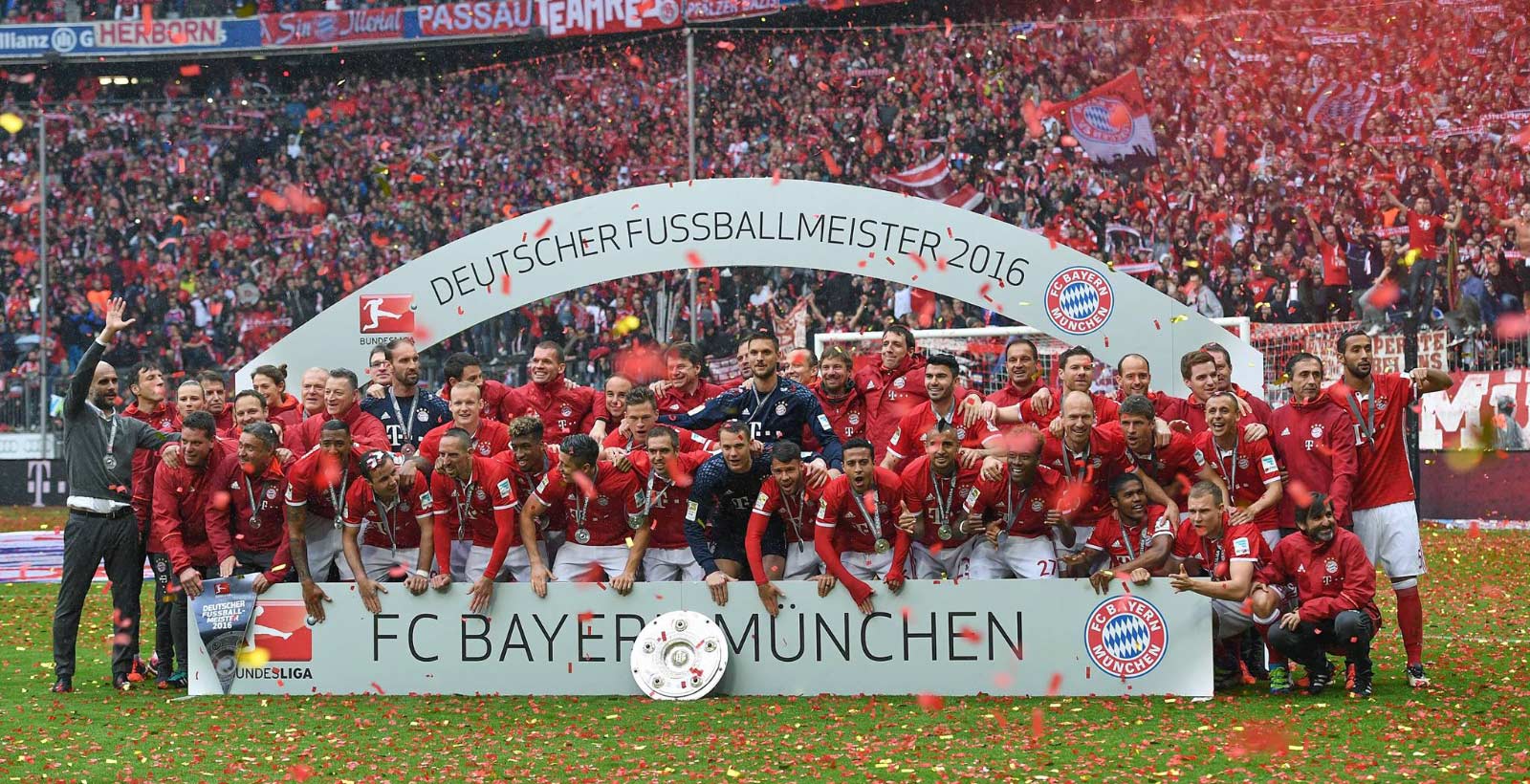 on-pitch-bayern-munich-16-17-home-kit_1.jpg