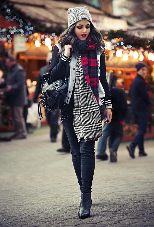 winter-outfit-idea-with-plaid-scarf.jpg