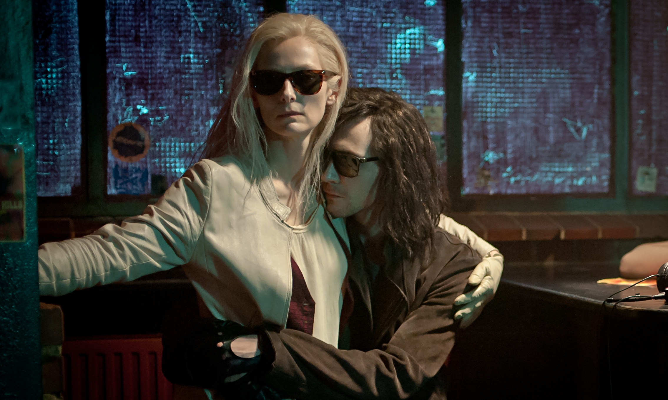 onlyloversleftalive.jpg