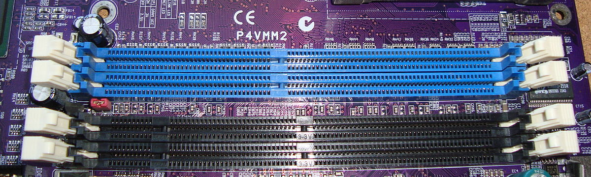 ddr_and_sdram_at_esc_p4vmm2_motherboard.JPG