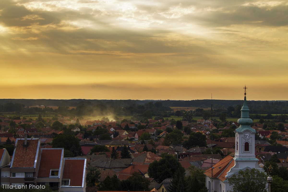 A távolban tűz ég valahol.<br /><br />f/13, 1/100, iso200