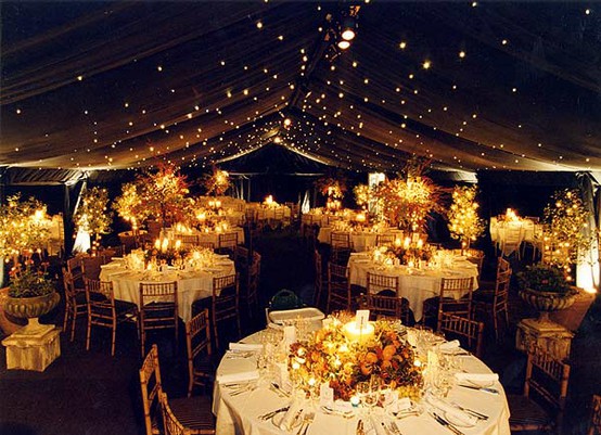 Christmas-wedding-in-a-tent.jpg