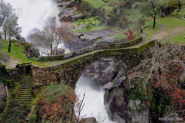 asp_620_24-misarela-bridge-geres-portugal.jpg