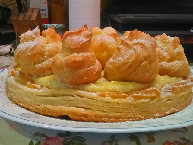 St Honore torta vagy Képviselőfánk torta