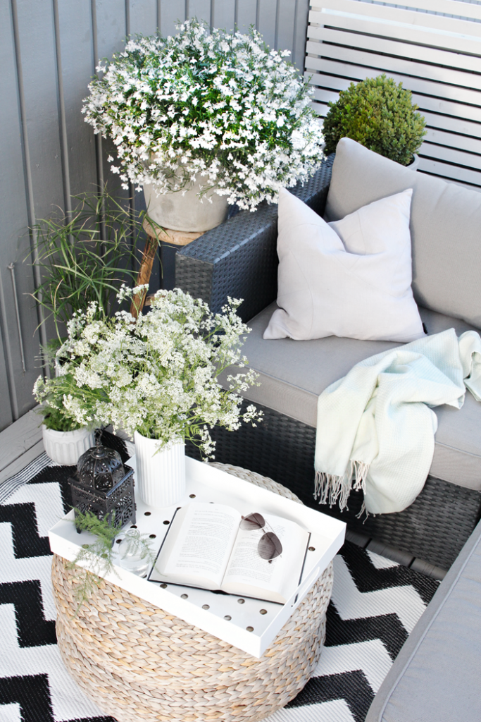 small-balcony-design-ideas-28.png