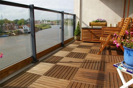 sonniger-balkon-zaan.jpg