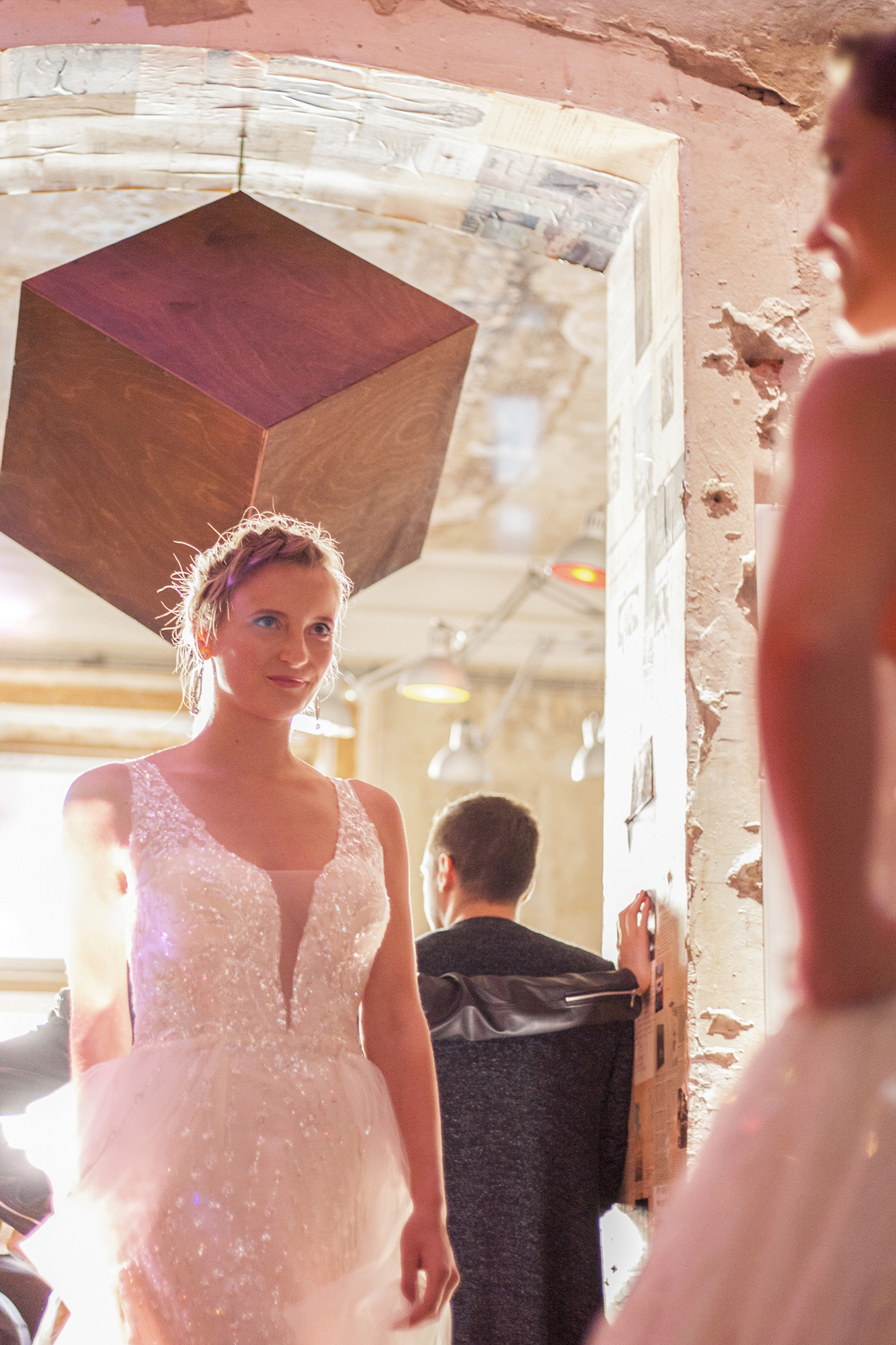 A 9. Wedding Pop-Up Bazár divatbemutatóján a White Wedding Ruhaszalon, Natali Koval Dress Salon és a New Age luxus minőségű alkalmi ruhák - Fotó: HootPhoto