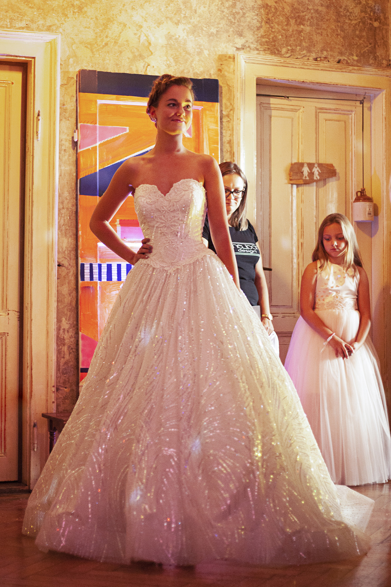 A 9. Wedding Pop-Up Bazár divatbemutatóján a White Wedding Ruhaszalon, Natali Koval Dress Salon és a New Age luxus minőségű alkalmi ruhák - Fotó: HootPhoto