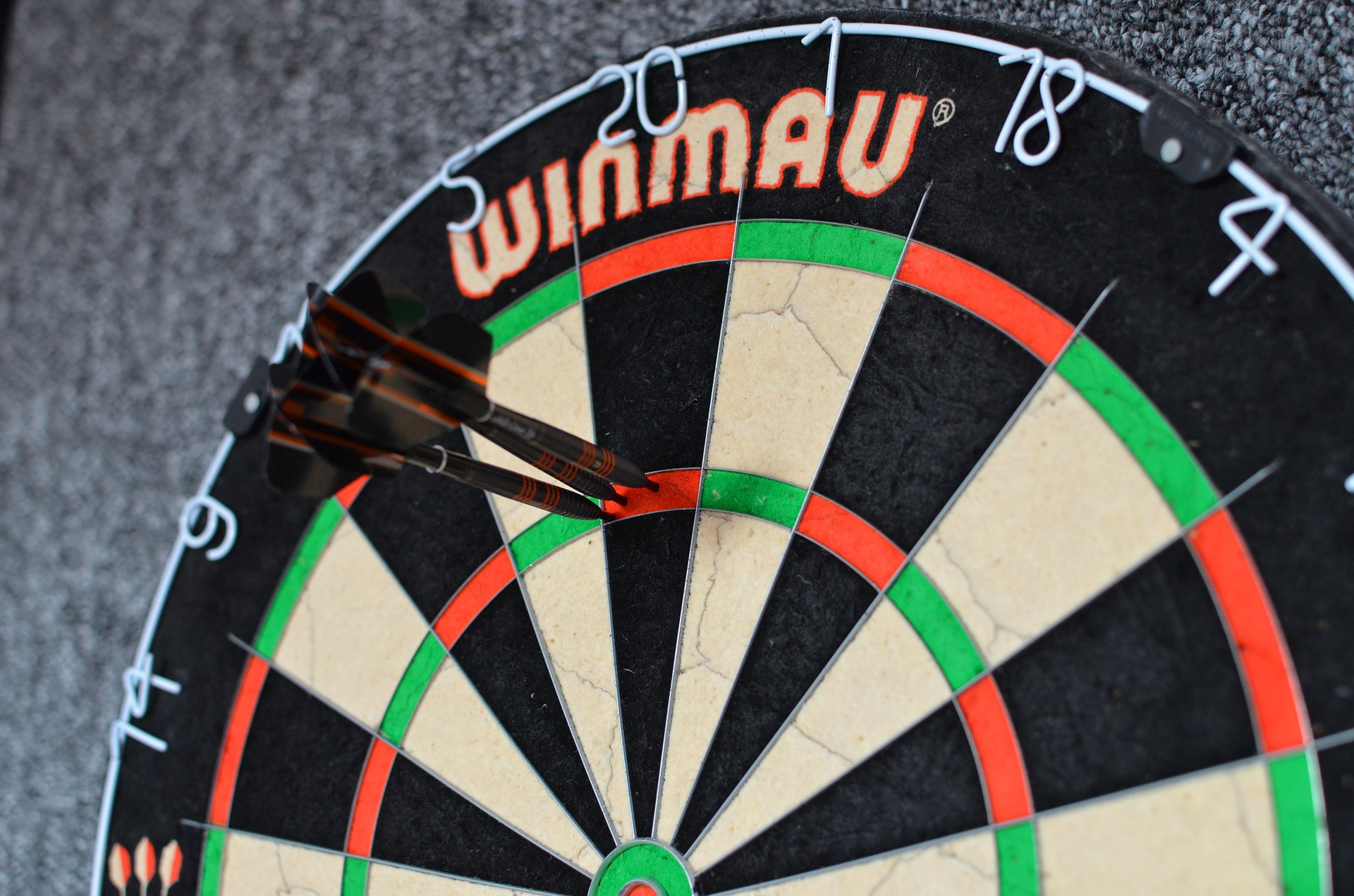 darts-3895863_1920.jpg