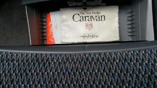 Dodge Grand Caravan 3.3 aut 1996 (2).jpg
