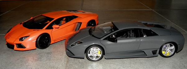 Autoart Lamborghini Aventador LP 700-4 1_18 orange.JPG