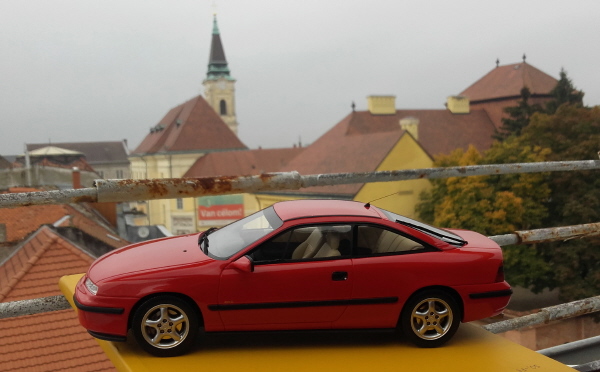 otto_mobile_opel_calibra_turbo_4x4_1_18_red_13.jpg