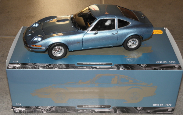 minichamps_opel_gt_1972_1-18_blue_4.JPG