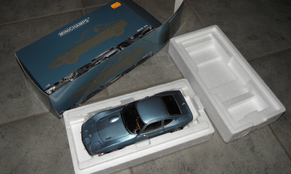 minichamps_opel_gt_1972_1-18_blue_5.JPG