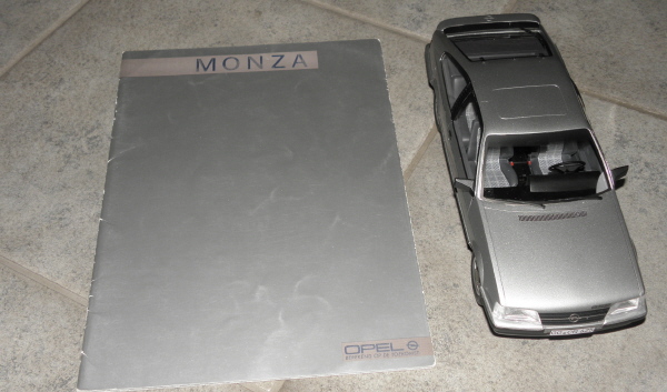 bos_opel_monza_1-18_silver_19.JPG