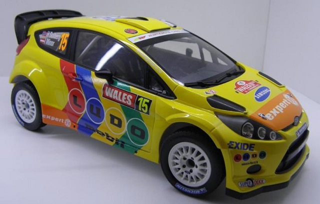 ford_fiesta_wrc_minichamps_1-18.jpg