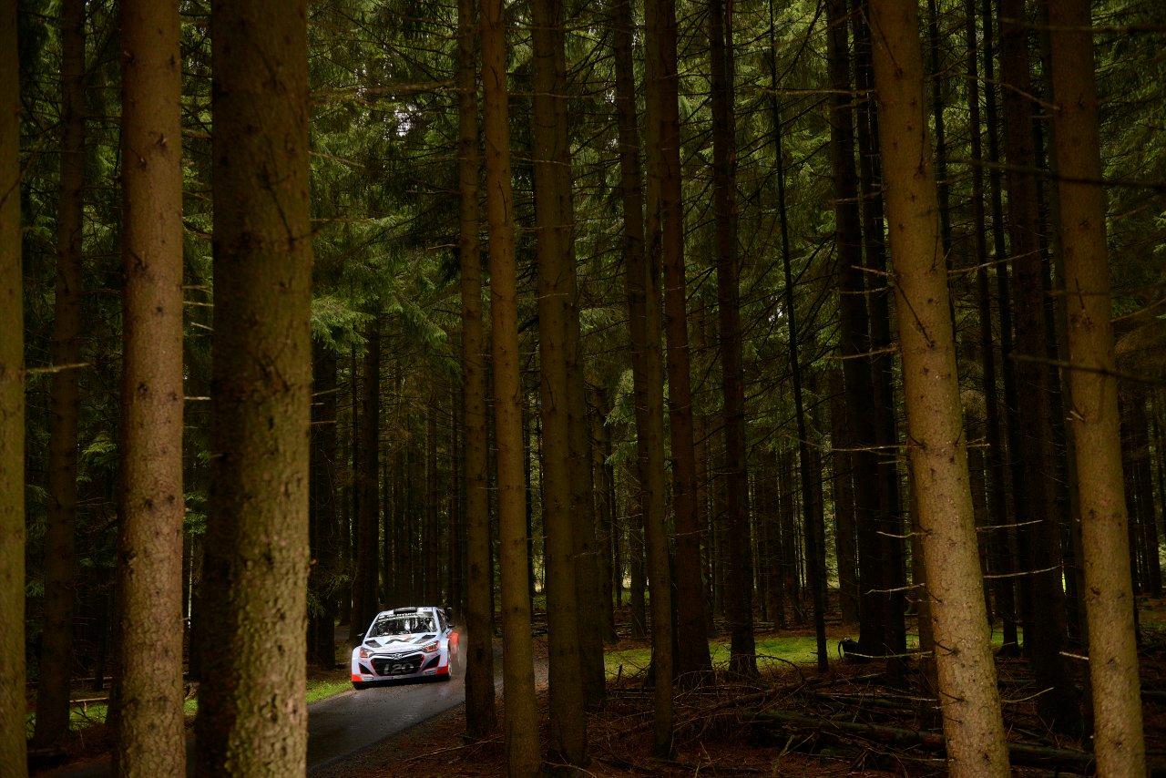 Thierry-Neuville---Hyundai-i20-WRC-7.jpg