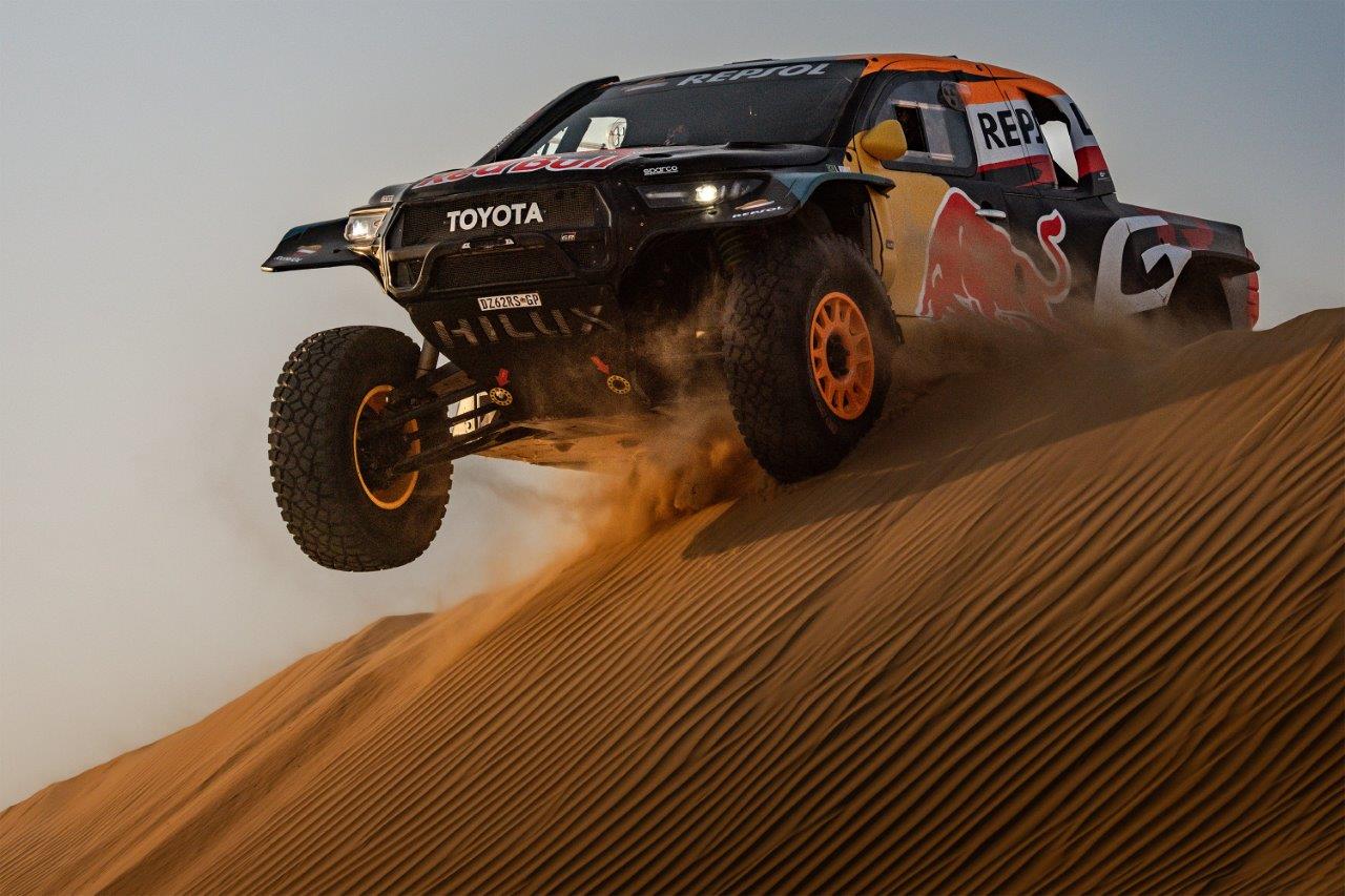 Íme a Toyota Dakar rallys különítménye