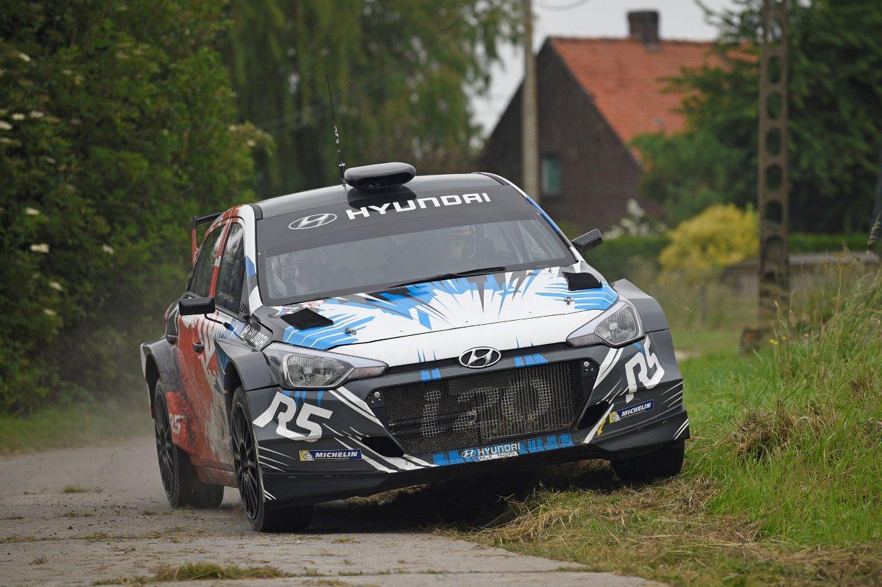 Korzikán debütál a Hyundai i20 R5 raliautó