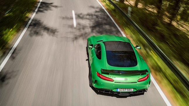 mercedes_benz_amg_gt_r_24061615.jpg