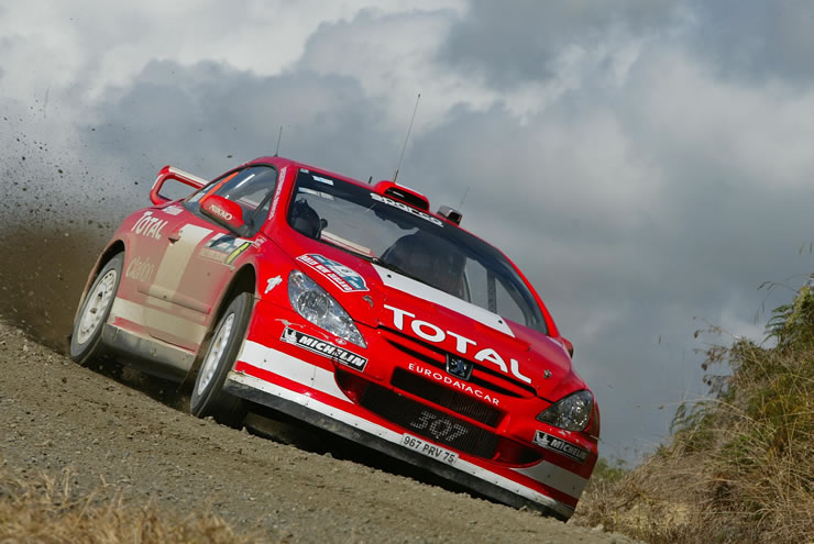 Harri Rovanpera egy Peugeot 307 WRC-vel indul az Eifel rallyn