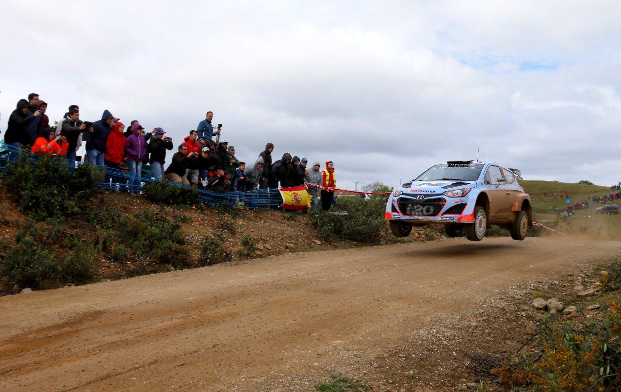 thierry-neuville---rally-portugal-2014_1.jpg