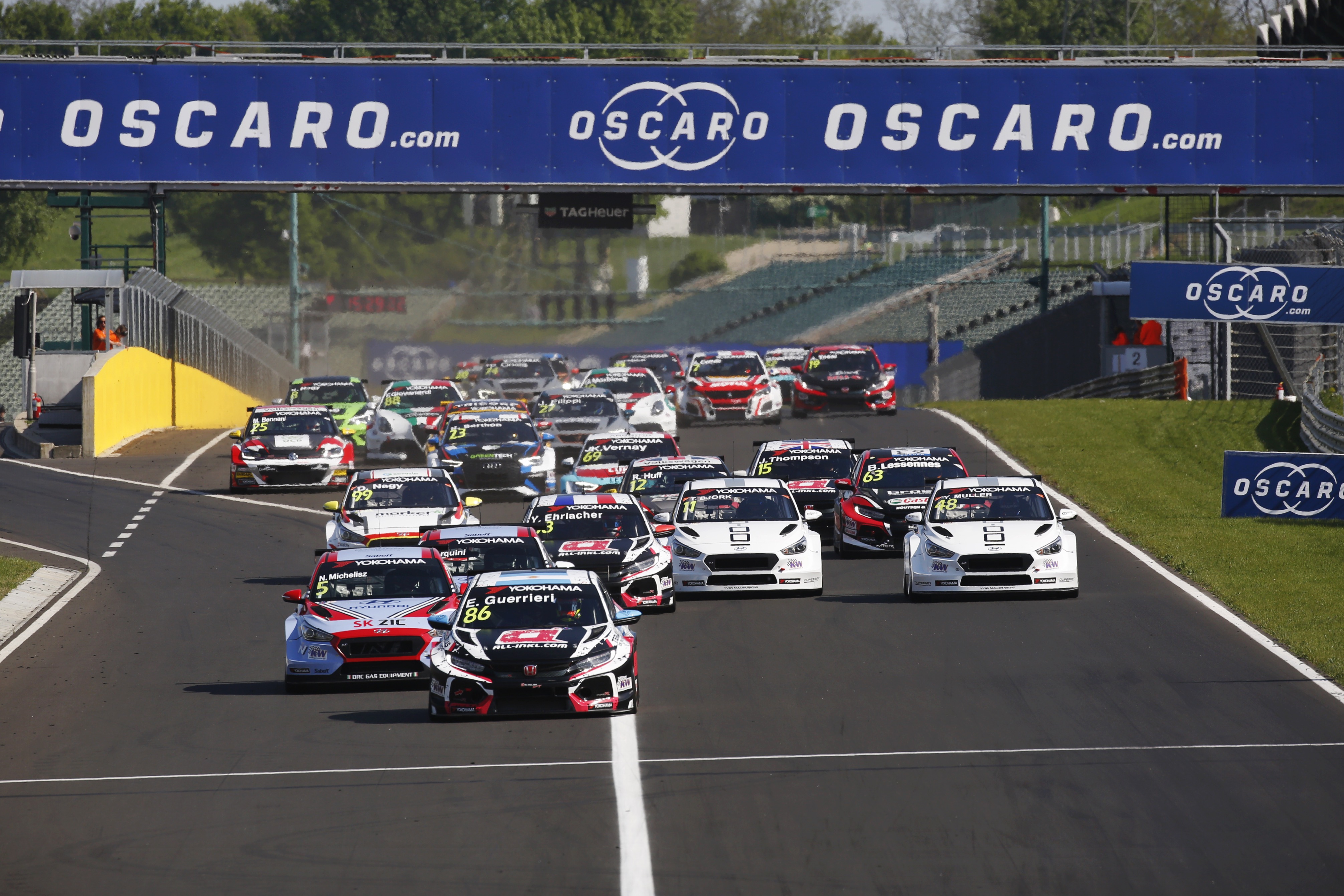 wtcr_race_of_hungary_race_1_start-jpeg.jpeg