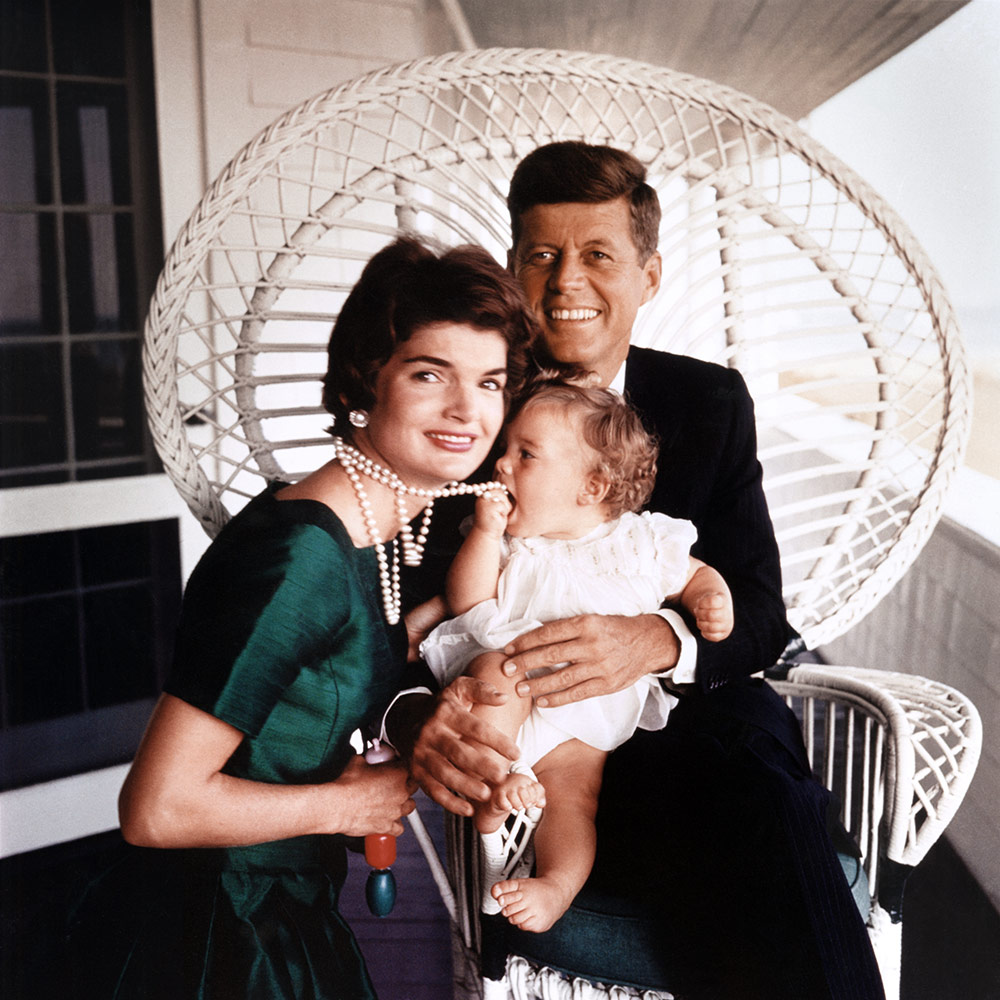 exhibits_travel_jfk_gallery_1.jpg